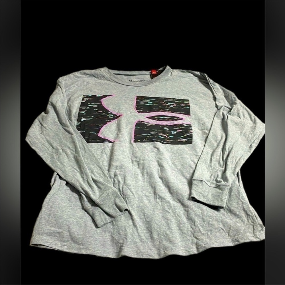 size large UNDER ARMOUR long sleeve gray graphic tee